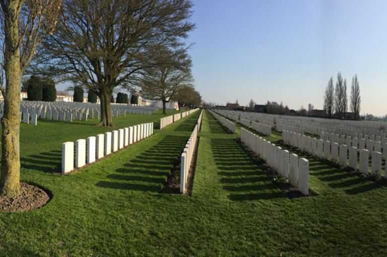 Image of Cabaret-Rouge war cemetery in France.