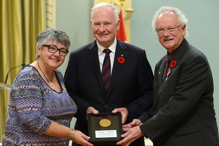 The Société historique du Cap-Rouge accepting their award at Rideau Hall, 2014.
