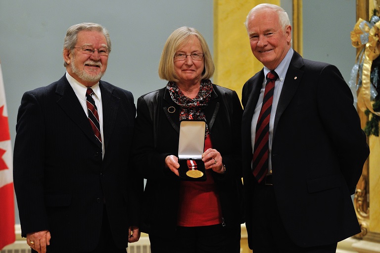 La Meute culturelle accepting their award at Rideau Hall, 2012. 