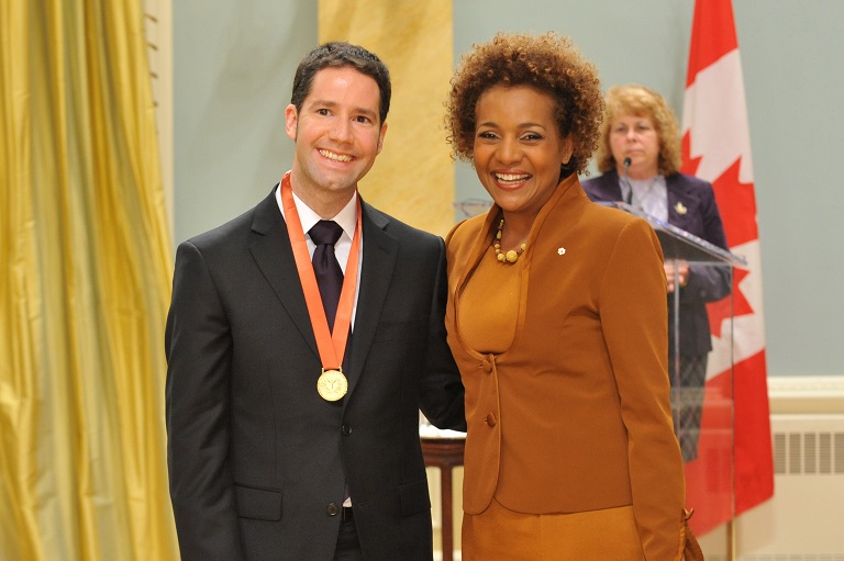 Michel Marcotte accepting his award at Rideau Hall, 2009.