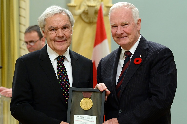 The History Alive! award being accepted on behalf of the Musées de la civilisation at Rideau Hall, 2014.