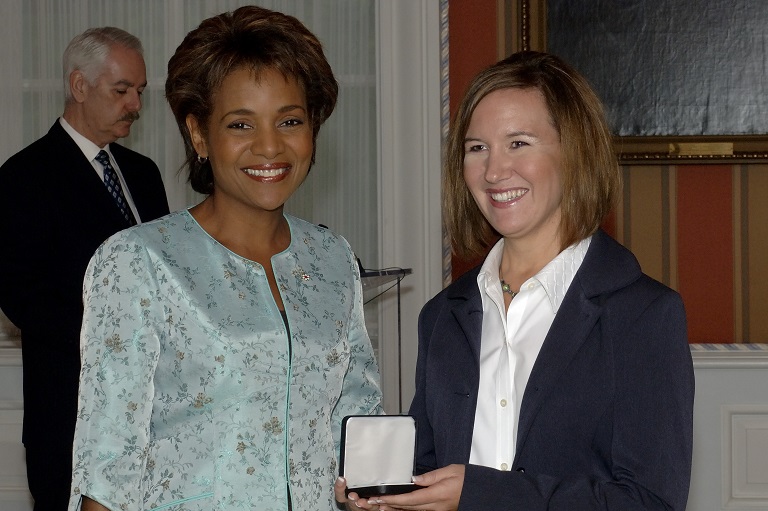 Jennifer Johnson-George accepting her award at Rideau Hall, 2006.