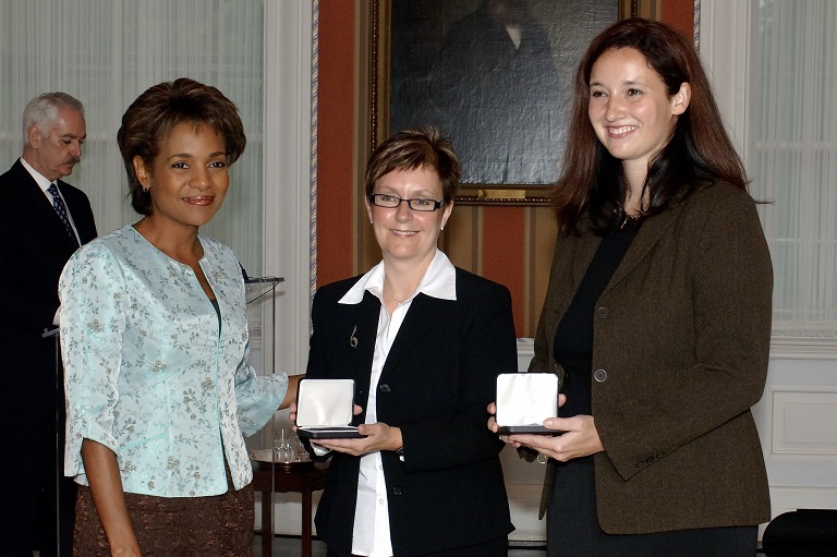 Kim Chagnon and Mary Scott accepting their award at Rideau Hall, 2006.